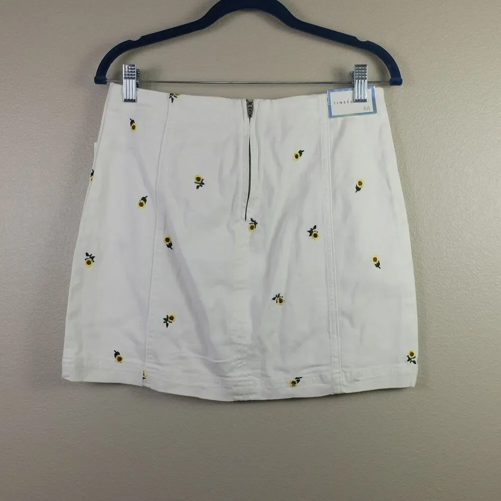 Tinseltown White Sunflower Embroidered Mini Skirt Size Medium NWT - Picture 2 of 6